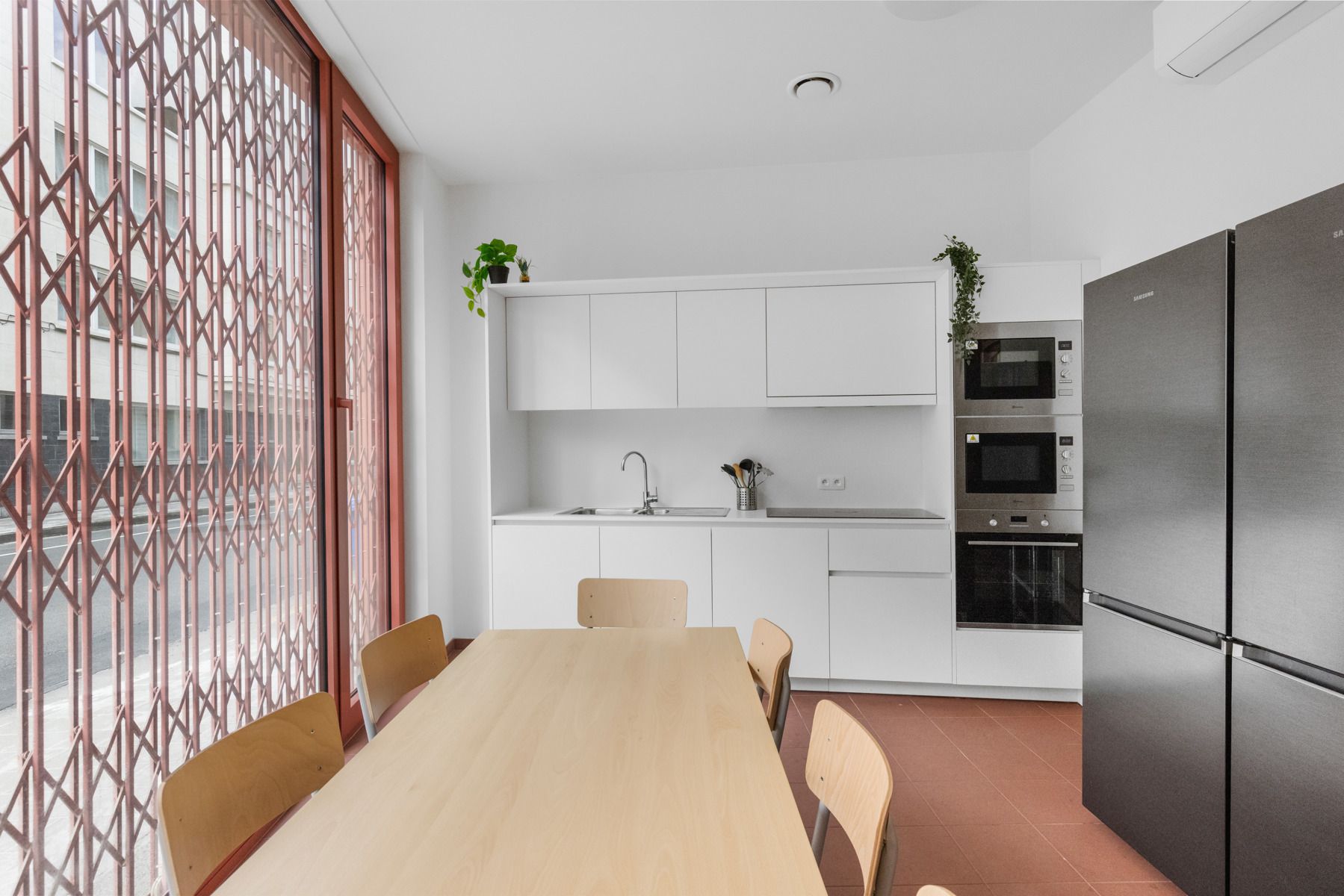 Nieuwe, verhuurde studentenhuisvesting te koop! foto 5