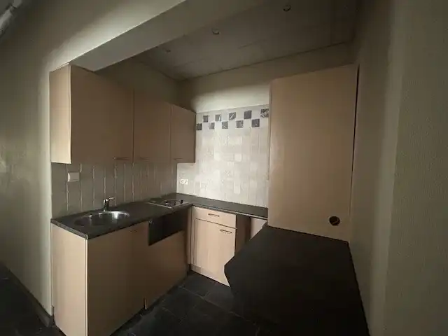 MULTI FUNCTIONEEL BEDRIJFSPAND MET KANTOREN EN APPARTEMENT foto 18