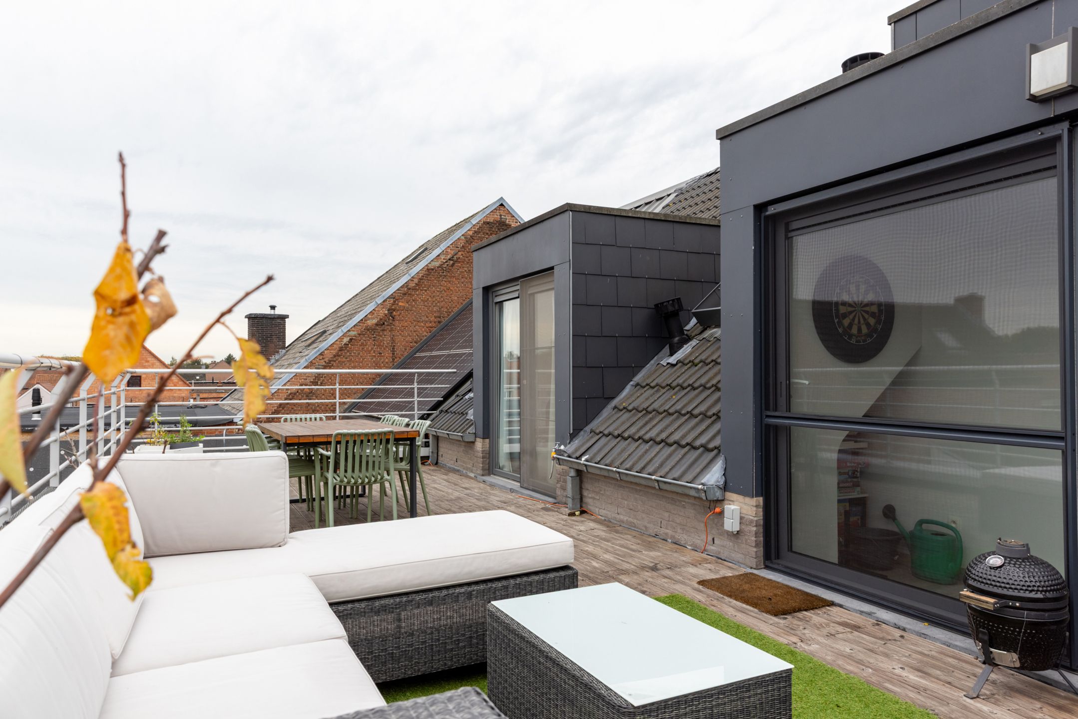 Instapklaar en energiezuinig appartement met 2 slaapkamers en carport te Bornem foto {{pictureIndex}}