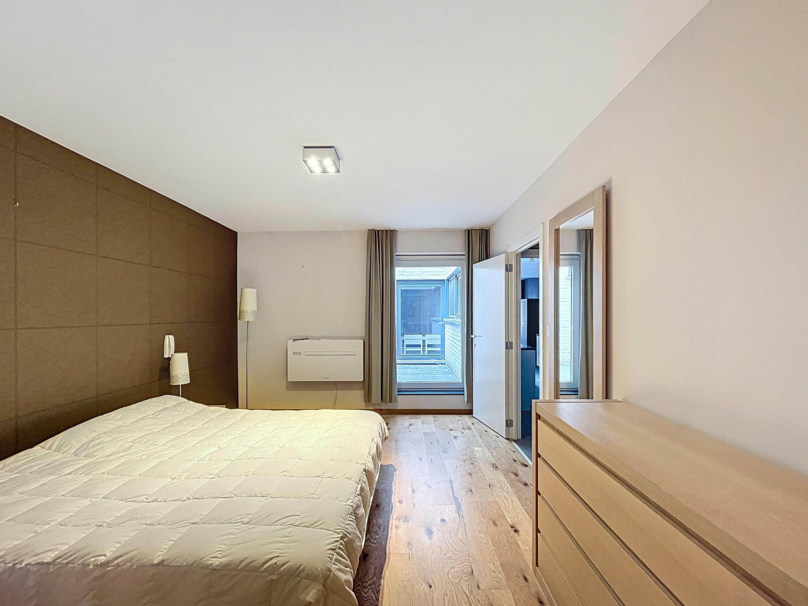 Instapklaar ruim appartement te koop aan de Markt in Eeklo  foto 10