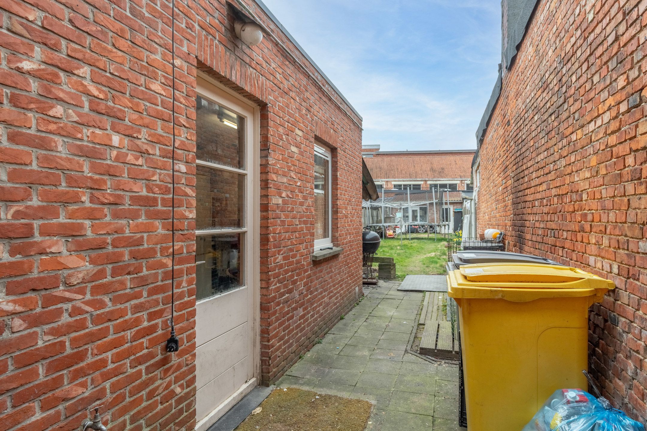 Op te frissen gezinswoning met 4 slaapkamers te Turnhout. foto 23