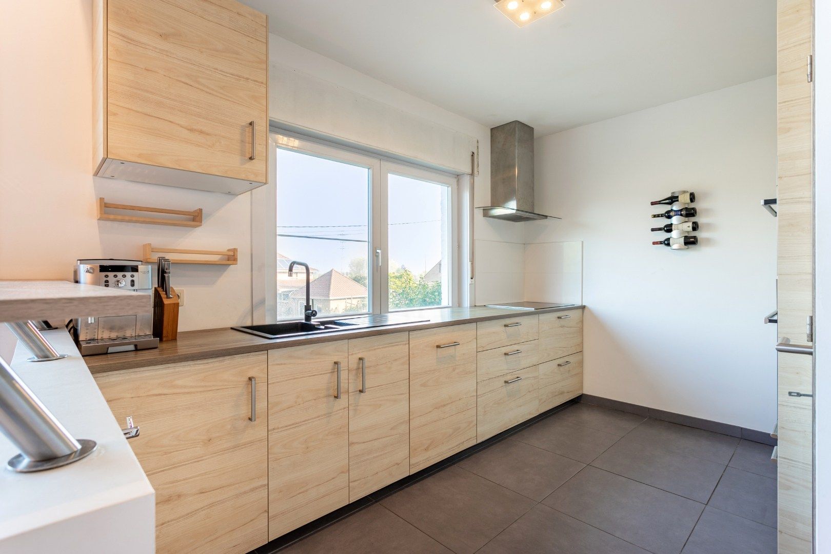 Rustig gelegen halfopen woning met tuin en garage foto 11