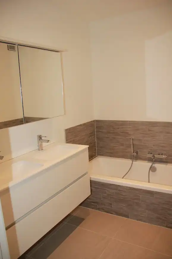 Lichtrijk duplex-appartement te huur in centrum Deinze foto 11