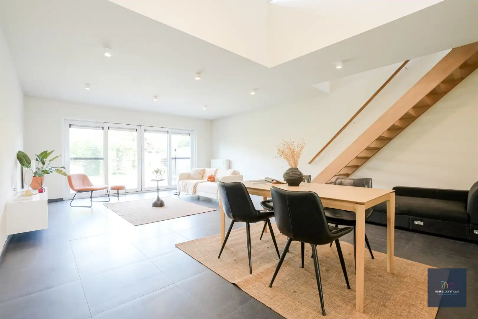 Topper : Ruime gezinswoning met 5 slaapkamers en tuin foto 2