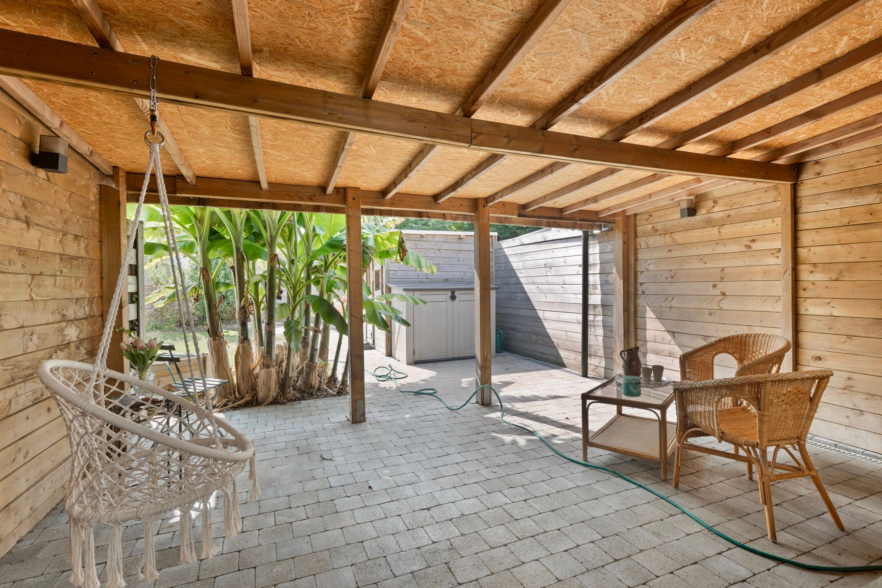 Instapklare woning met zonnige tuin in een rustige buurt! foto 17