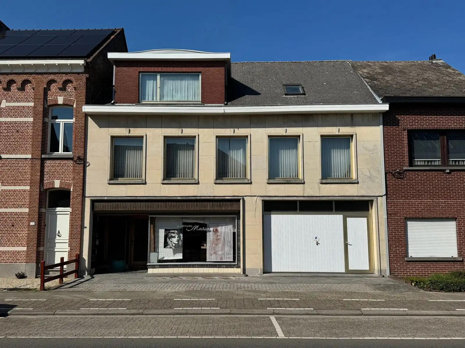 Handelspand met woonst foto {{pictureIndex}}