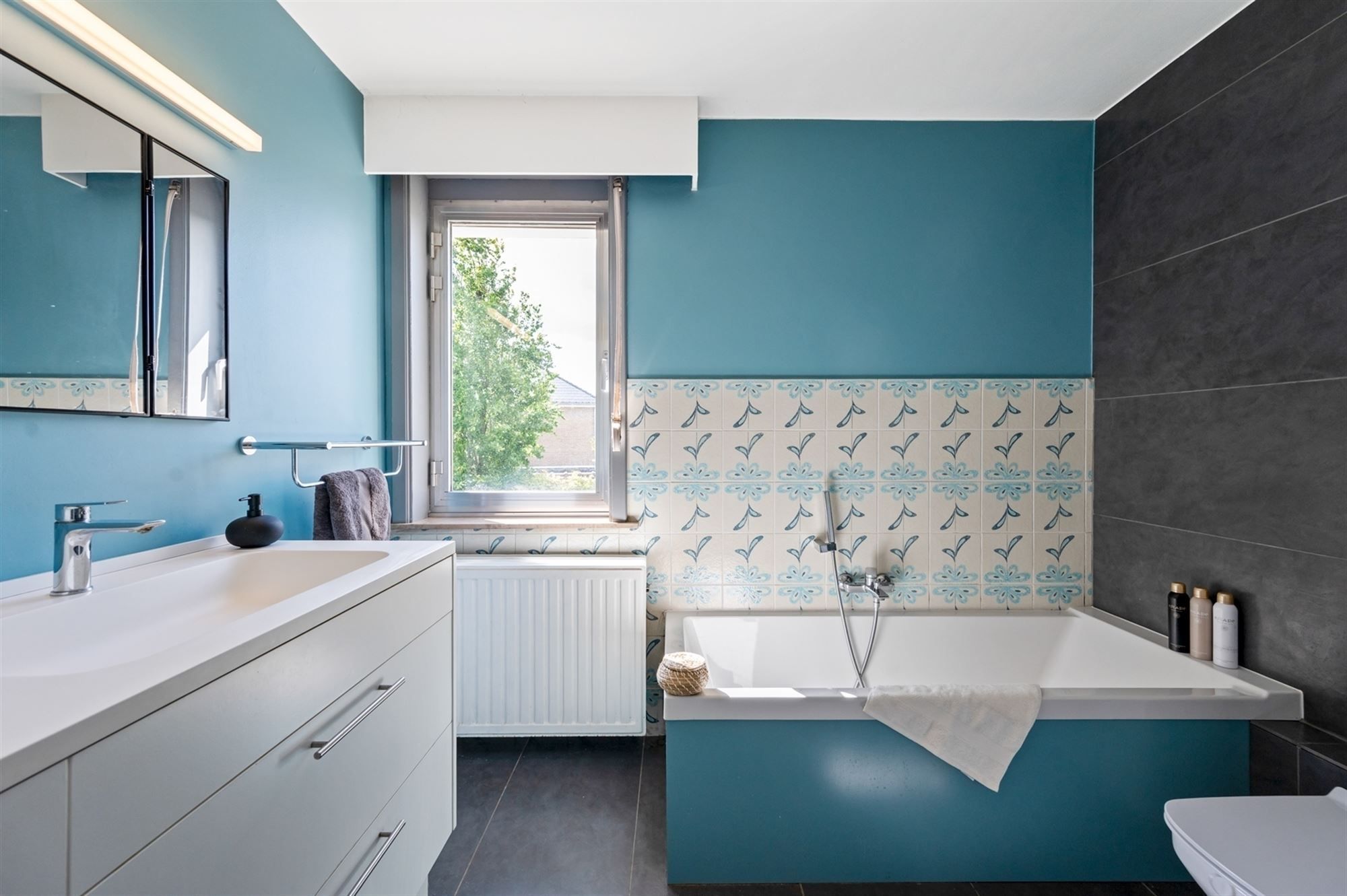 Recent gemoderniseerde woning te Duffel foto 9