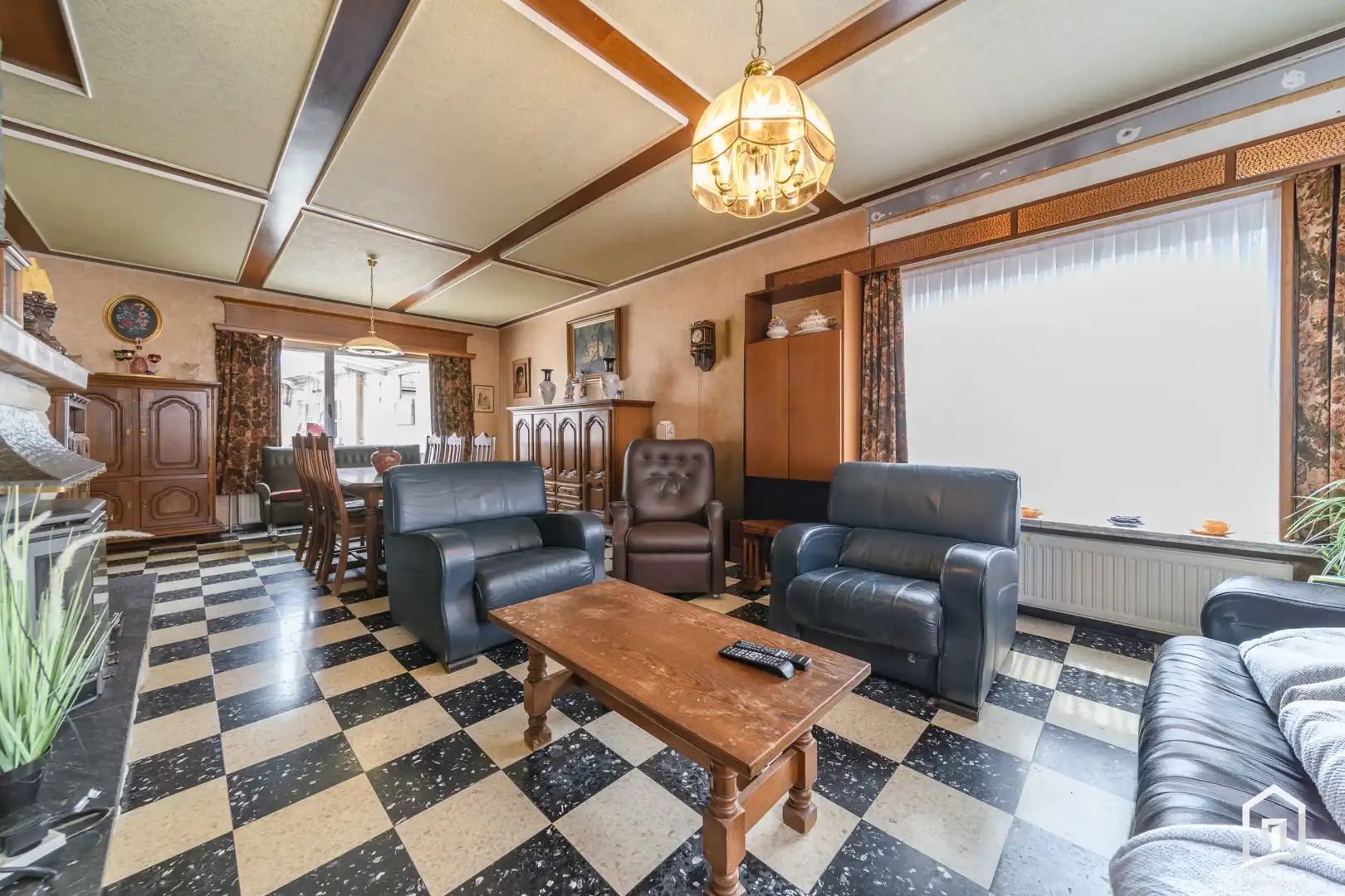 Zeer degelijke, ruime op te frissen gezinswoning te Okegem foto 5