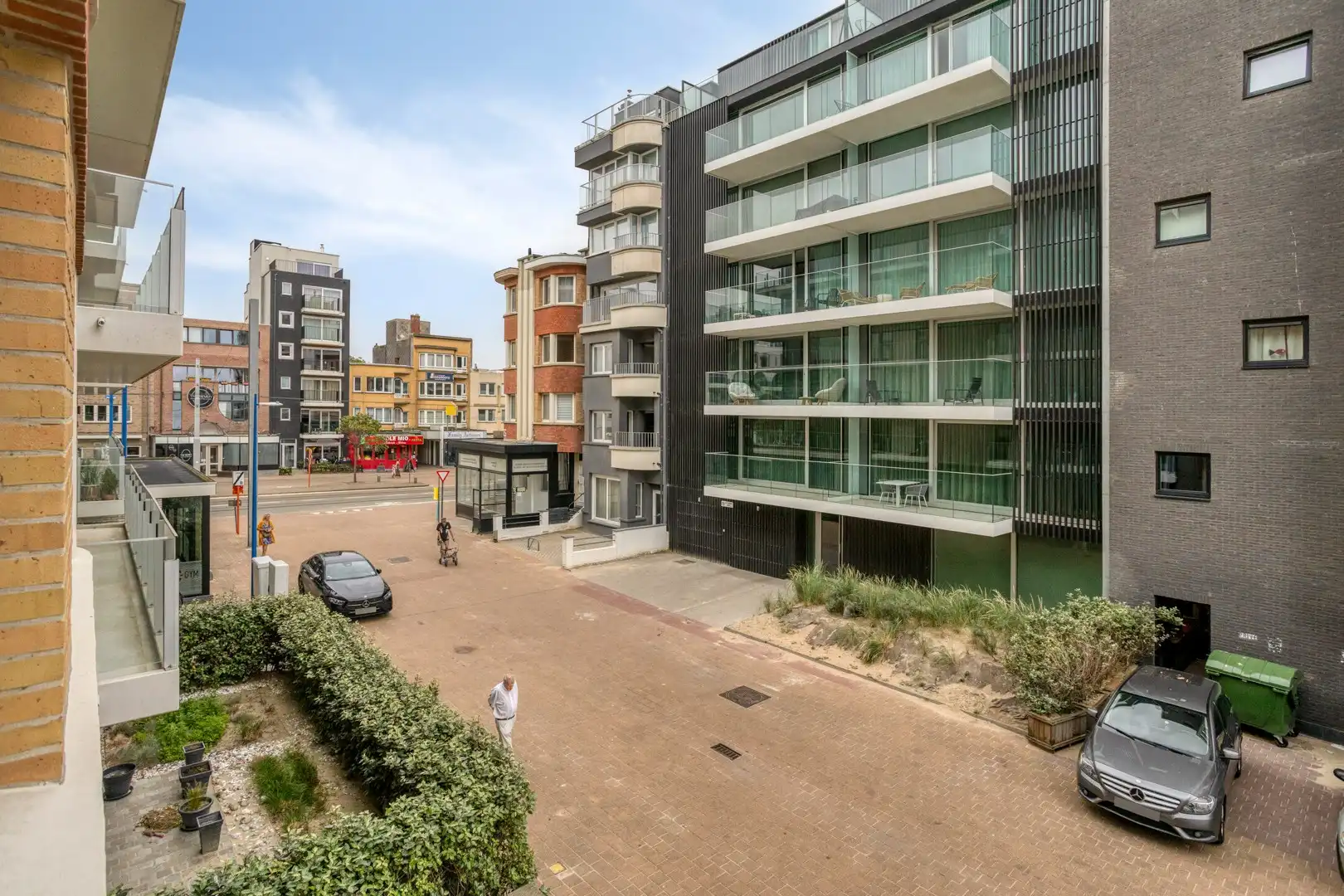 Gerenoveerd 1 slaapkamer appartement in een residentie in Art Deco-stijl met zijdelings zeezicht foto 21