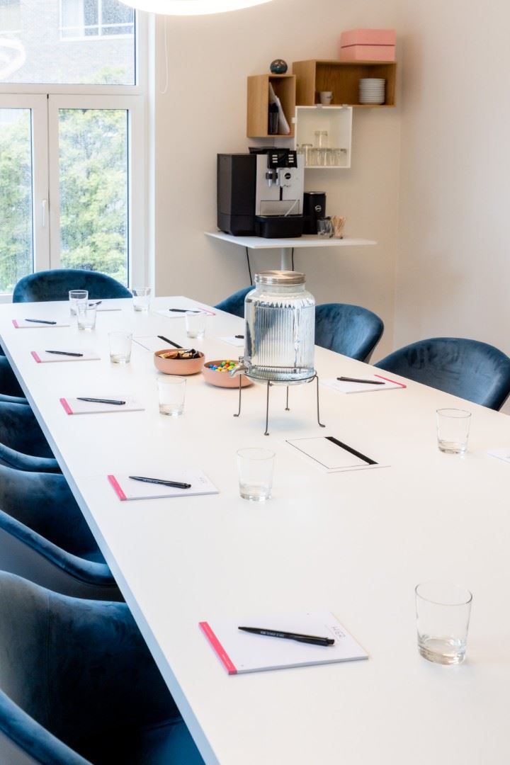 HIPPE INSTAPKLARE KANTOREN IN GERENOVEERDE HERENWONING foto 7