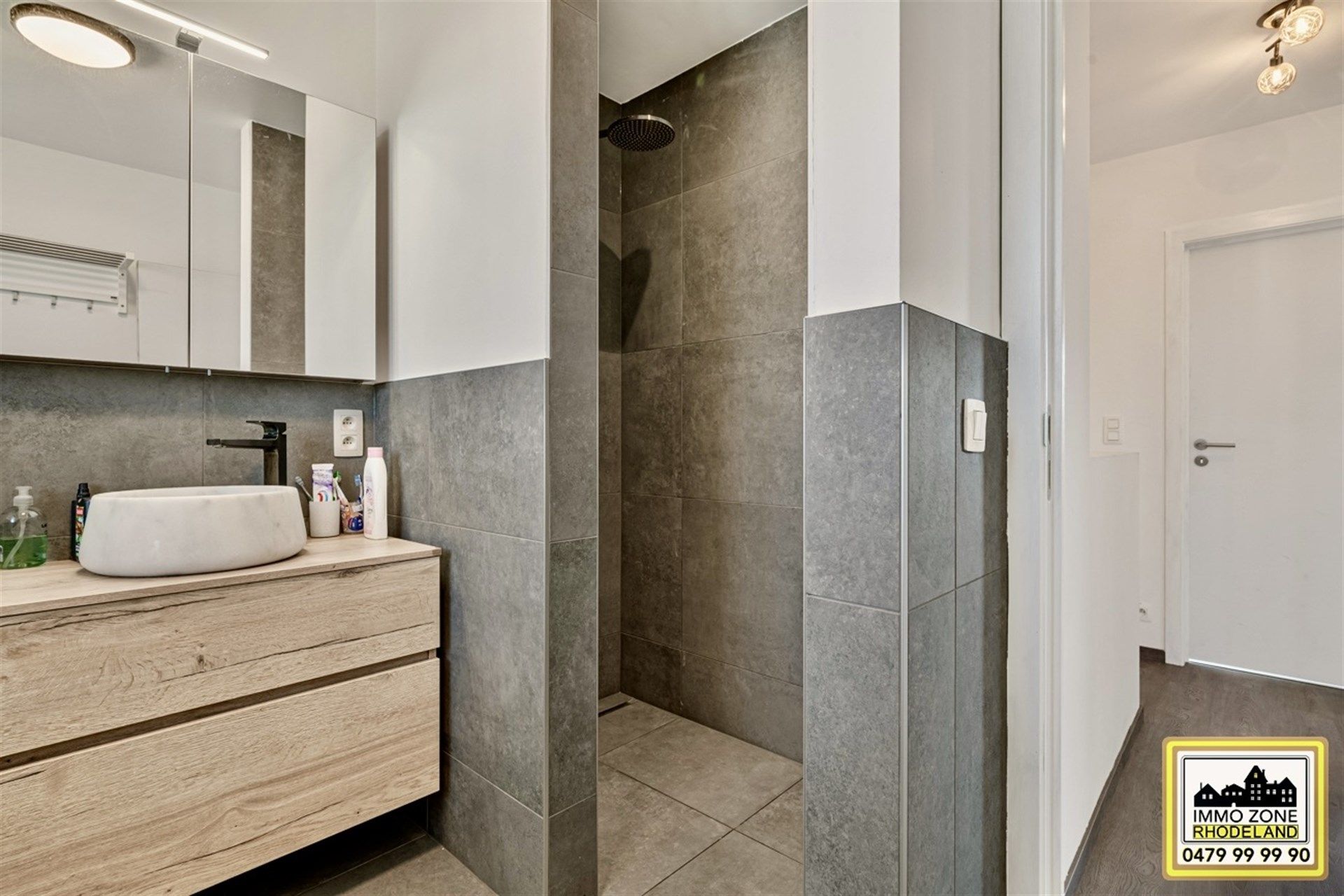 Uiterst luxueuze woning met 3 slpks en zwembad foto 21