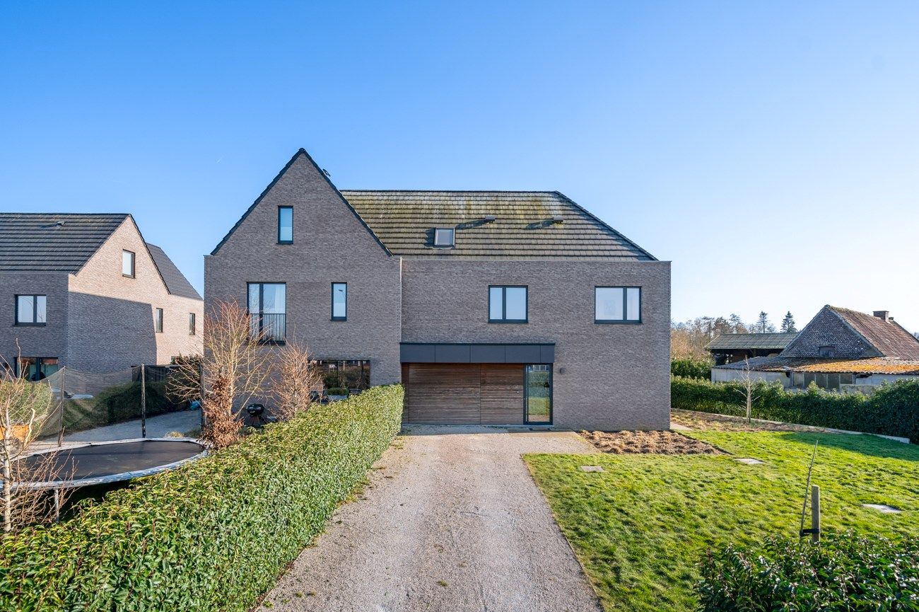 Instapklare woning met 4 slaapkamers en een eindeloos uitzicht foto 5
