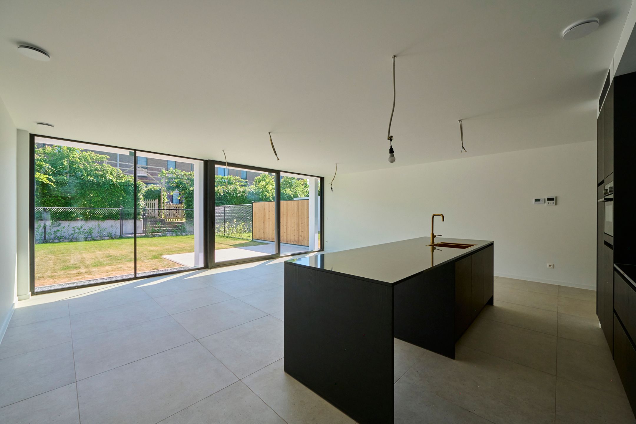 Gerenoveerd glv appartement (125m²) + zuidgerichte tuin foto 3