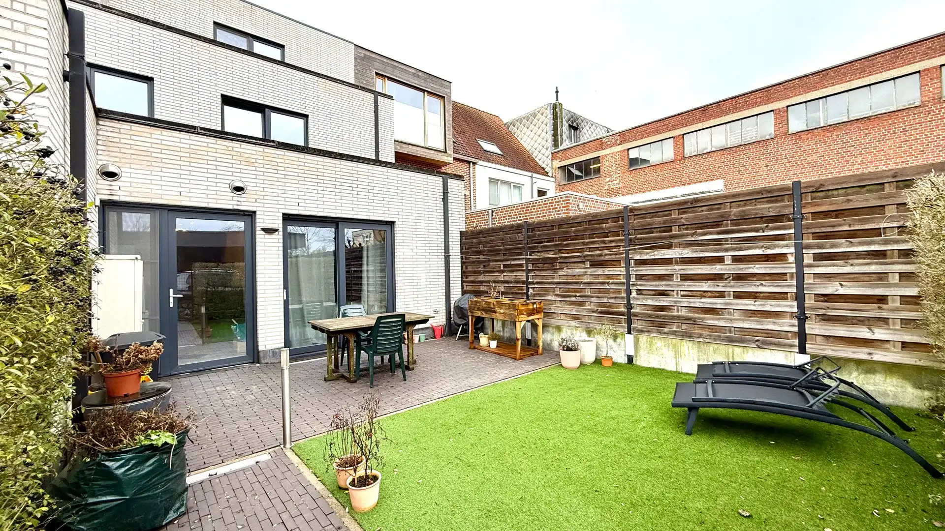 Gelijkvloers appartement met 2 slaapkamers, tuin en autostandplaats foto 18