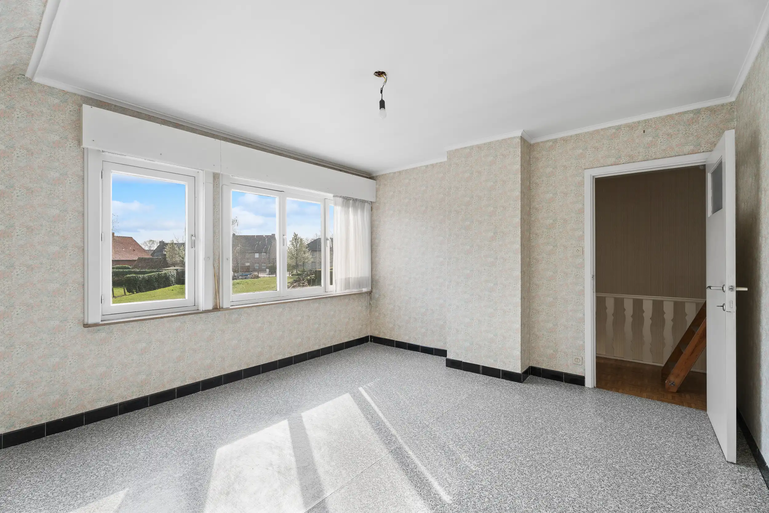 Karaktervolle woning met zonnige tuin in uniek Machelen foto 9