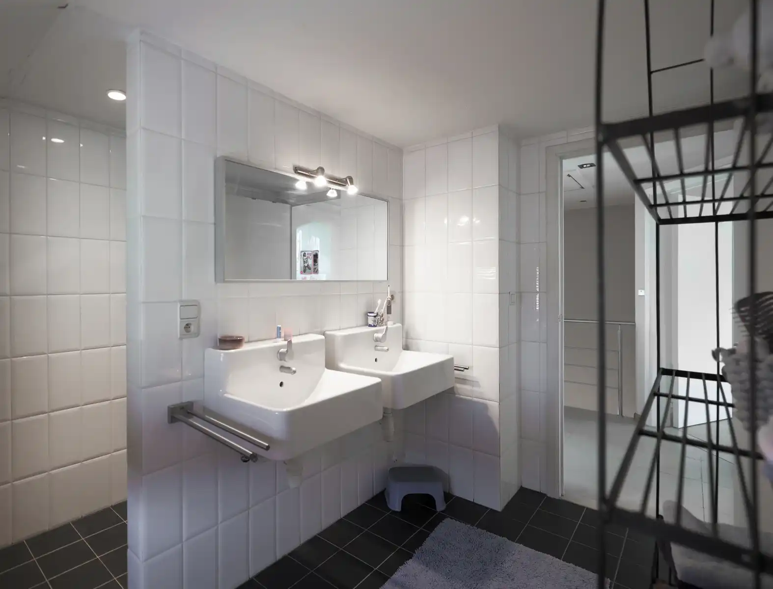 Vrijstaande woning op uniek perceel met zwembad foto 29