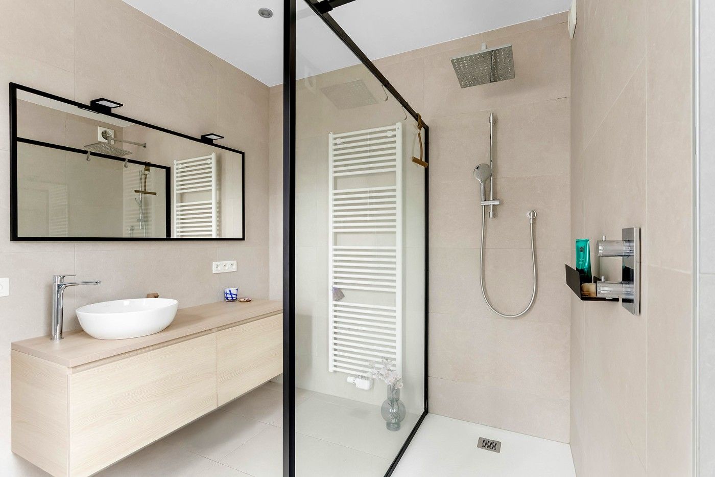 Ruime, instapklare HOB met 3 slpk., garage en toffe tuin foto 18