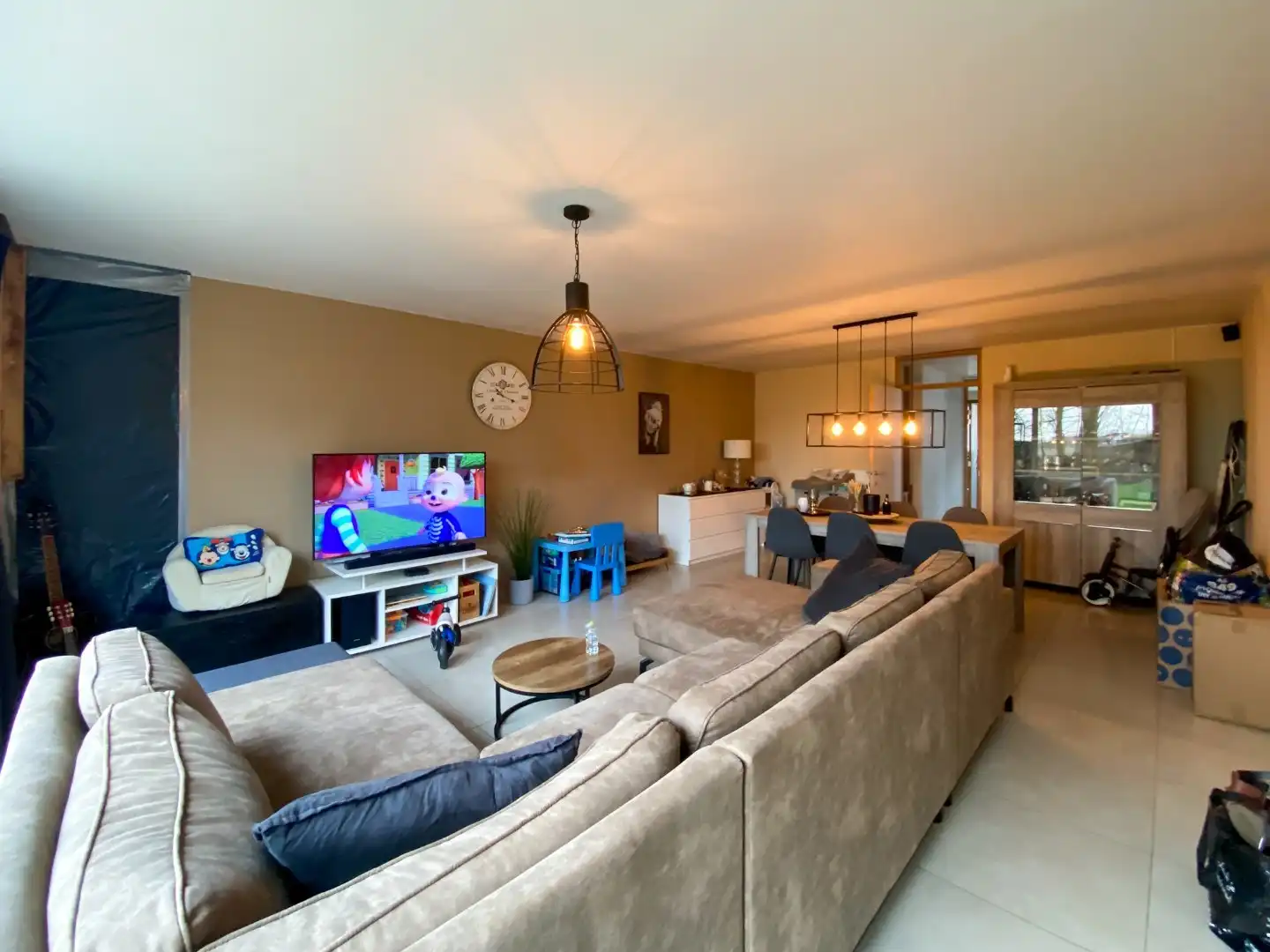 Recente woning met 3 slaapkamers, carport en tuin. foto 4