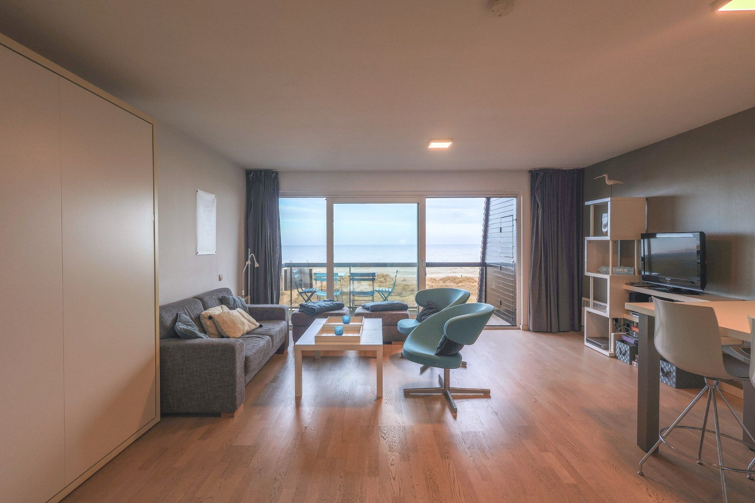 Ruime studio met prachtig zeezicht in de Res. Plaza I foto 3