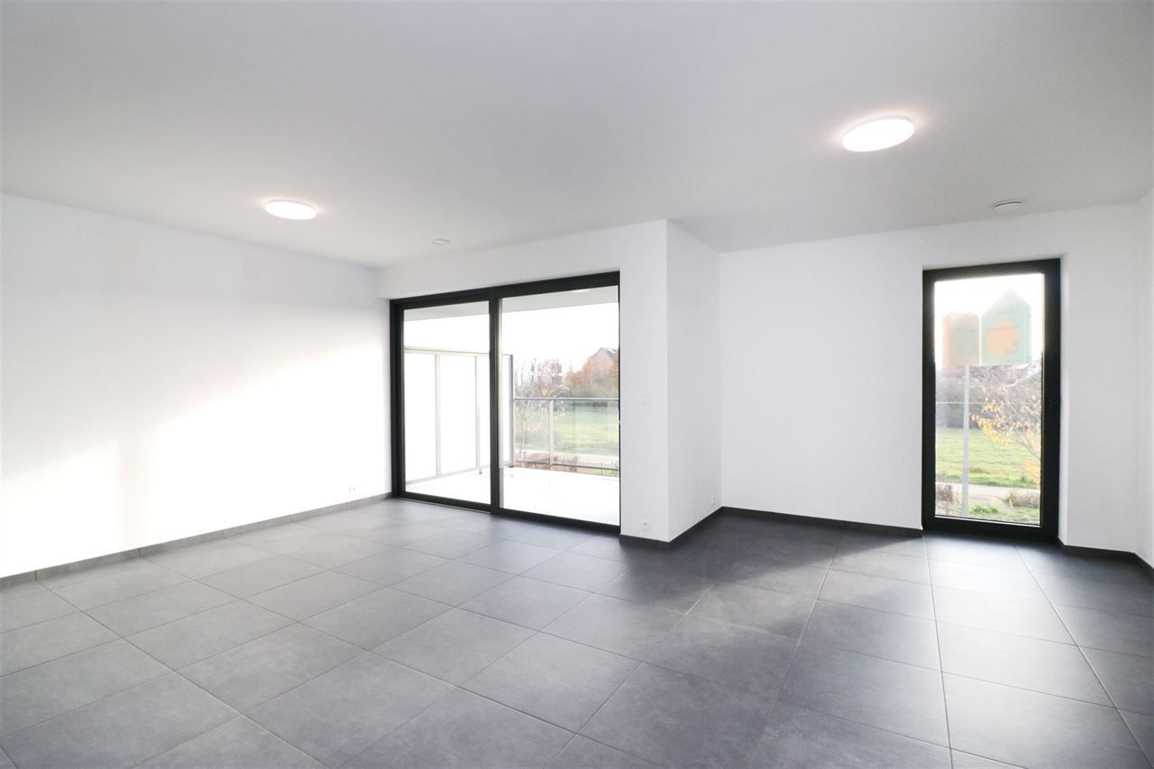 Zonnig appartement, zuidterras, twee slpk, autostaanplaats op gunstige locatie foto 15