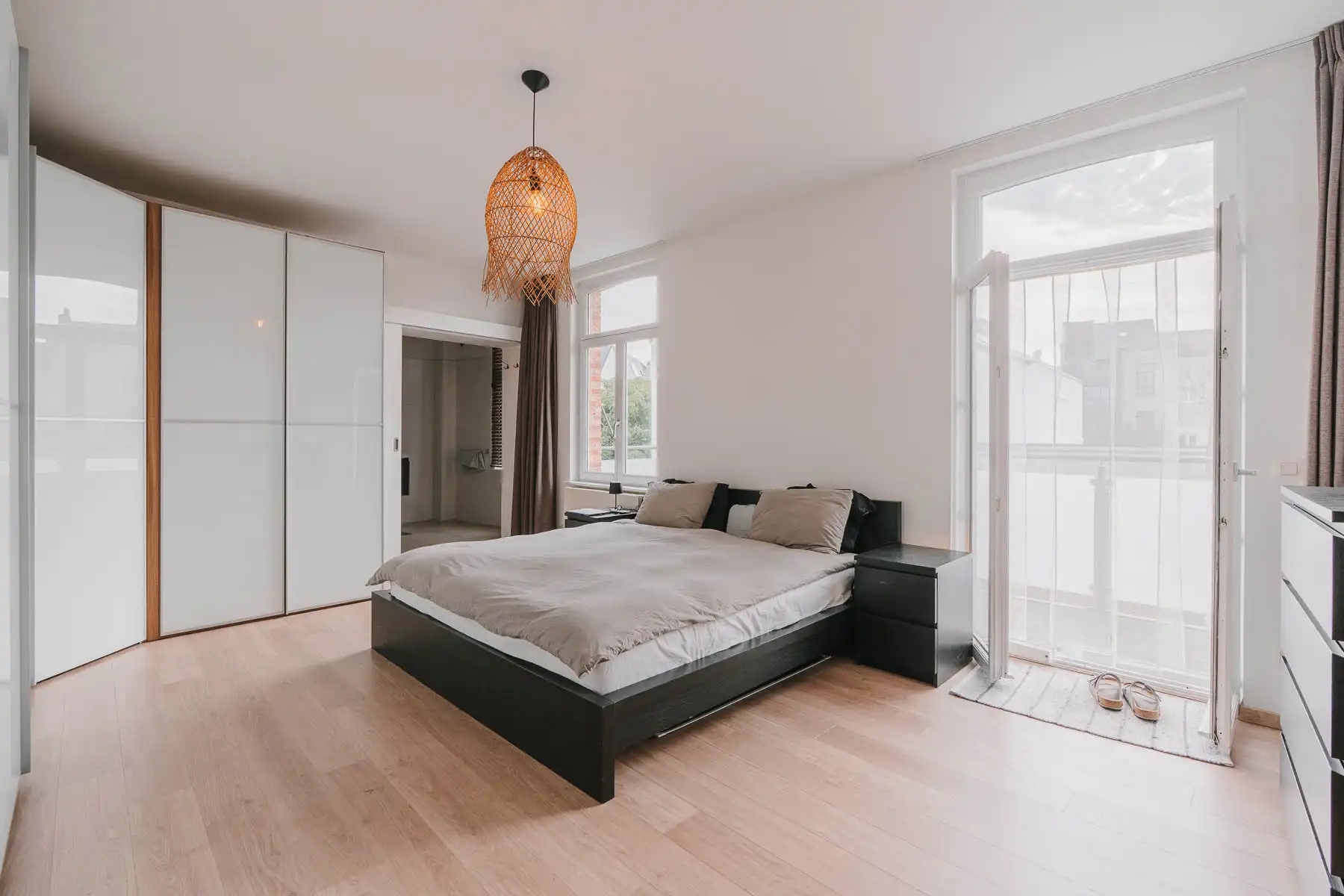 Uniek en ruim duplex-appartement in hartje Mechelen foto 18