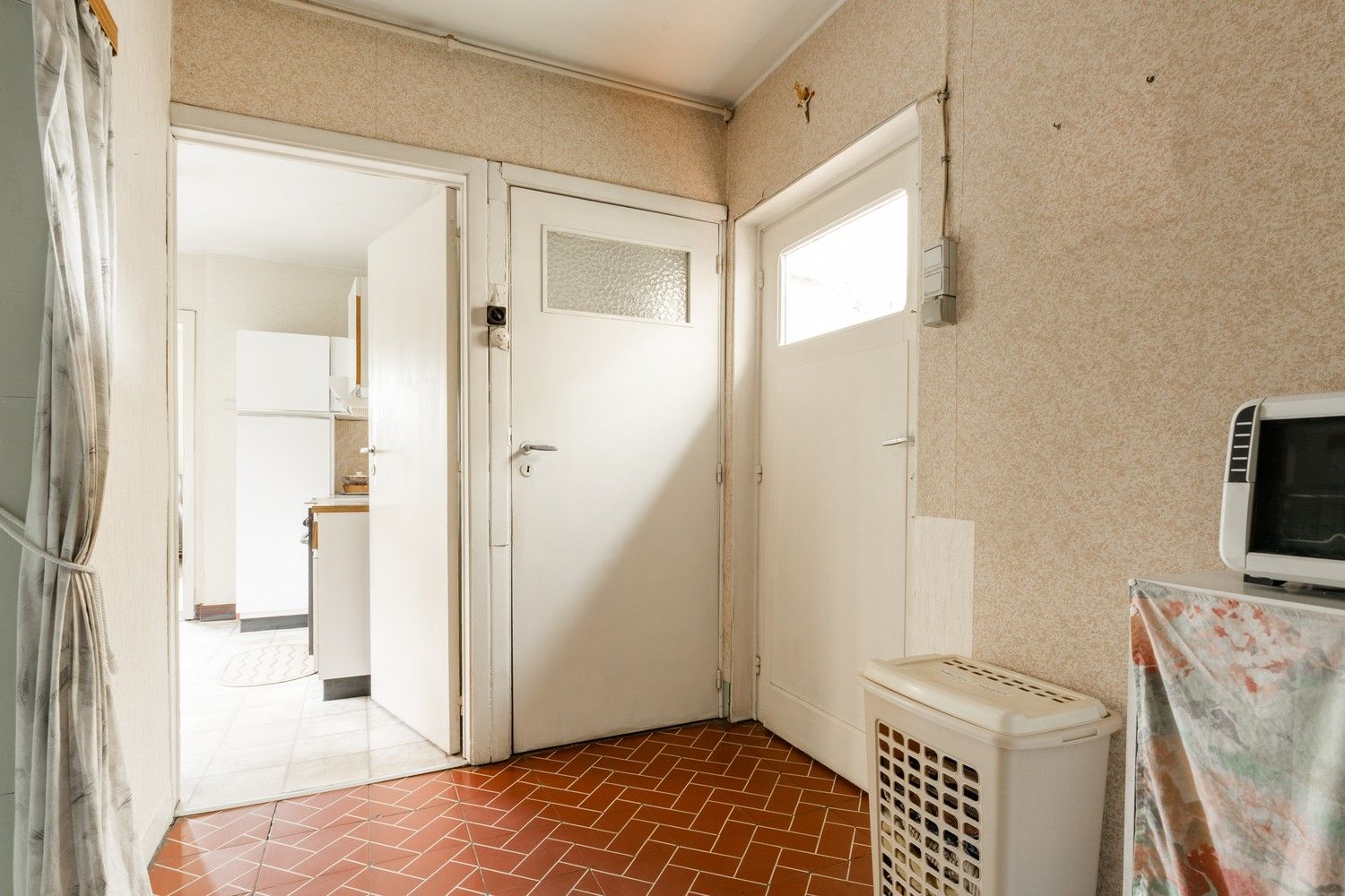 Karaktervolle woning met potentieel op toplocatie in het centrum van Hechtel foto 11