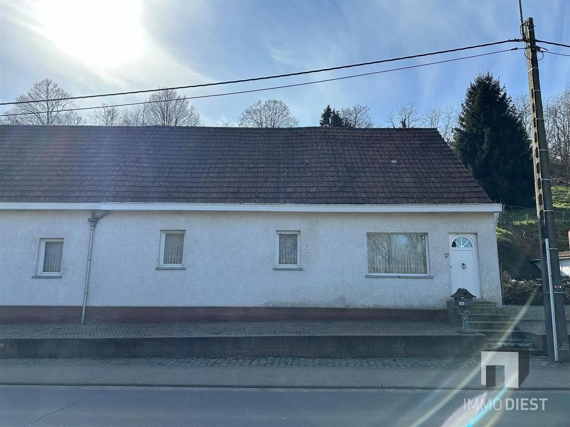 Woning met grote garage en stalling foto 42