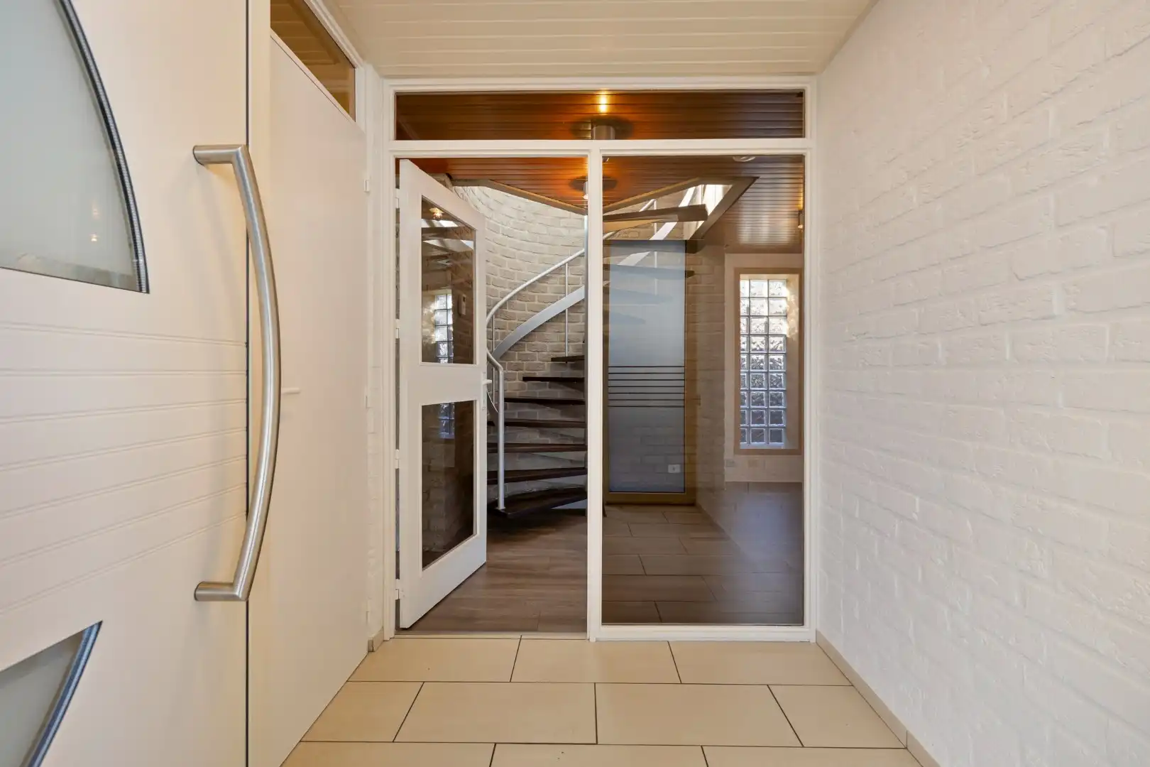 Instapklare woning met 3 SLPKS en leuke tuin in Mol - Ginderbuiten !  foto 3