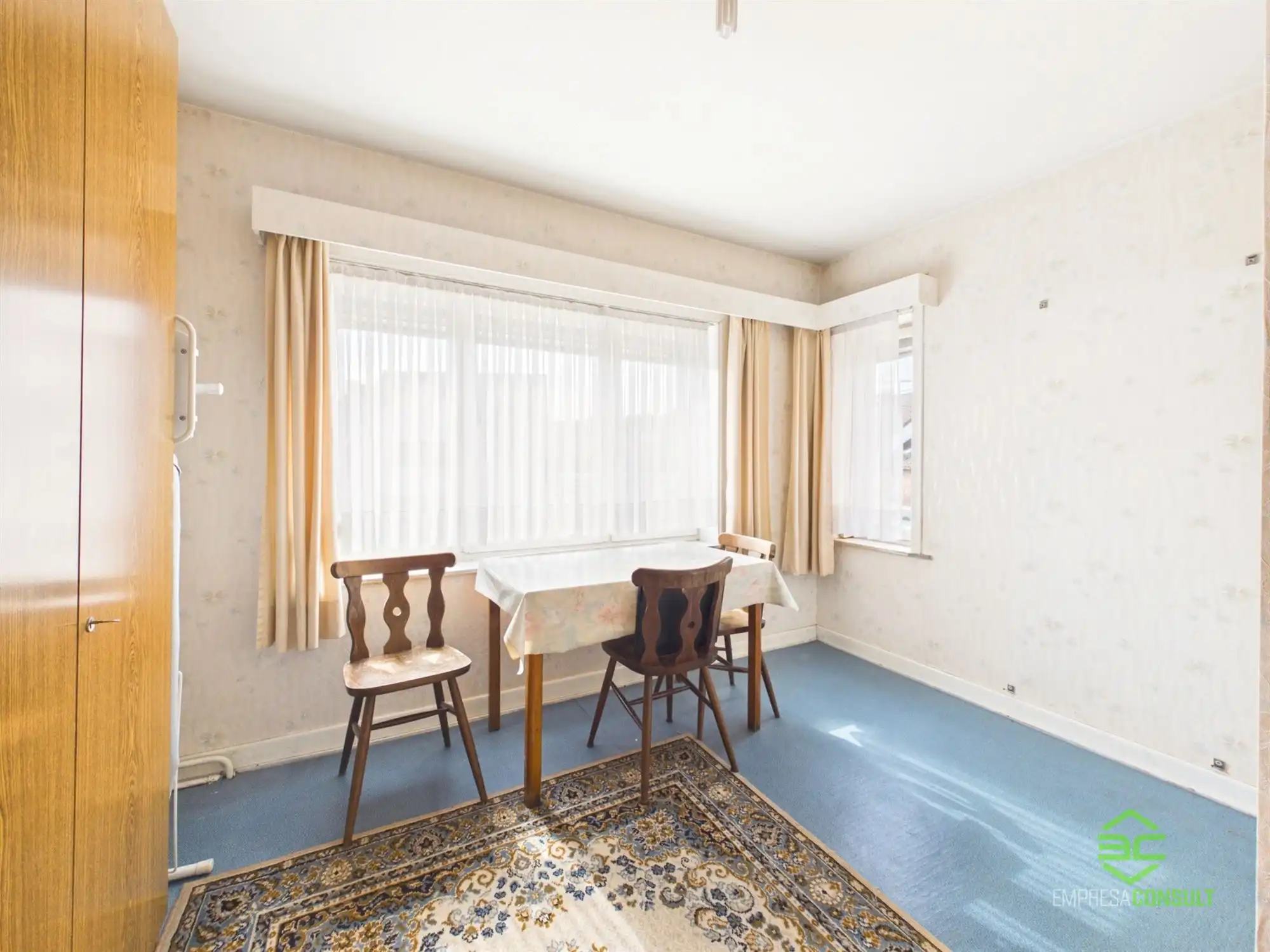 Ruime eigendom met woonst, appartement en opslagruimtes! foto 9