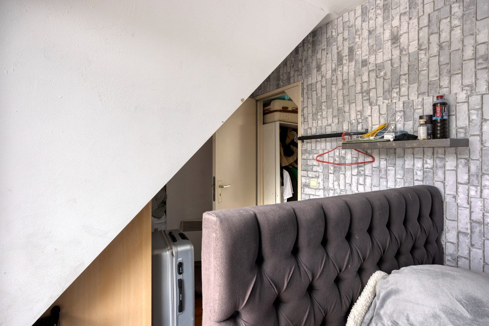 Studio met aparte slaapkamer, terras en autostaanplaats te OLV Olen ! foto 7