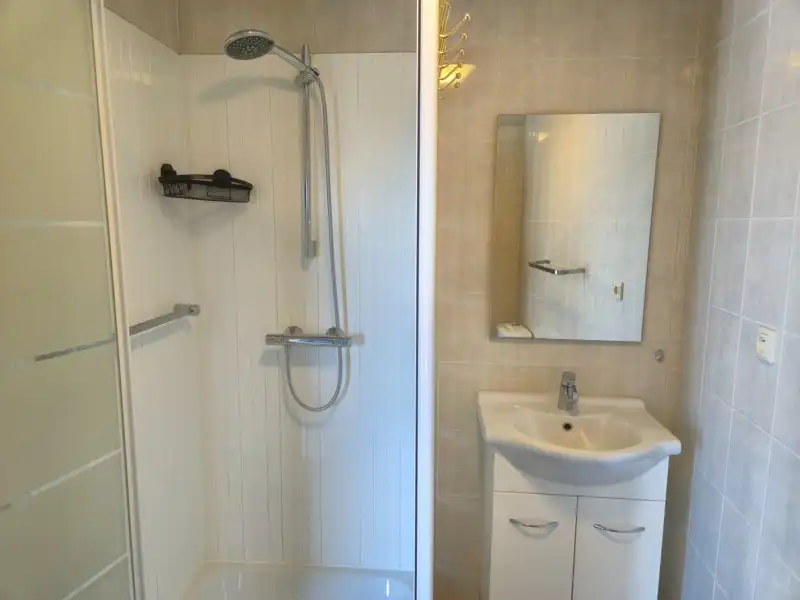 DAKAPPARTEMENT MET 1 SLAAPKAMER EN RUIM TERRAS TE HUUR IN WACHTEBEKE foto 8