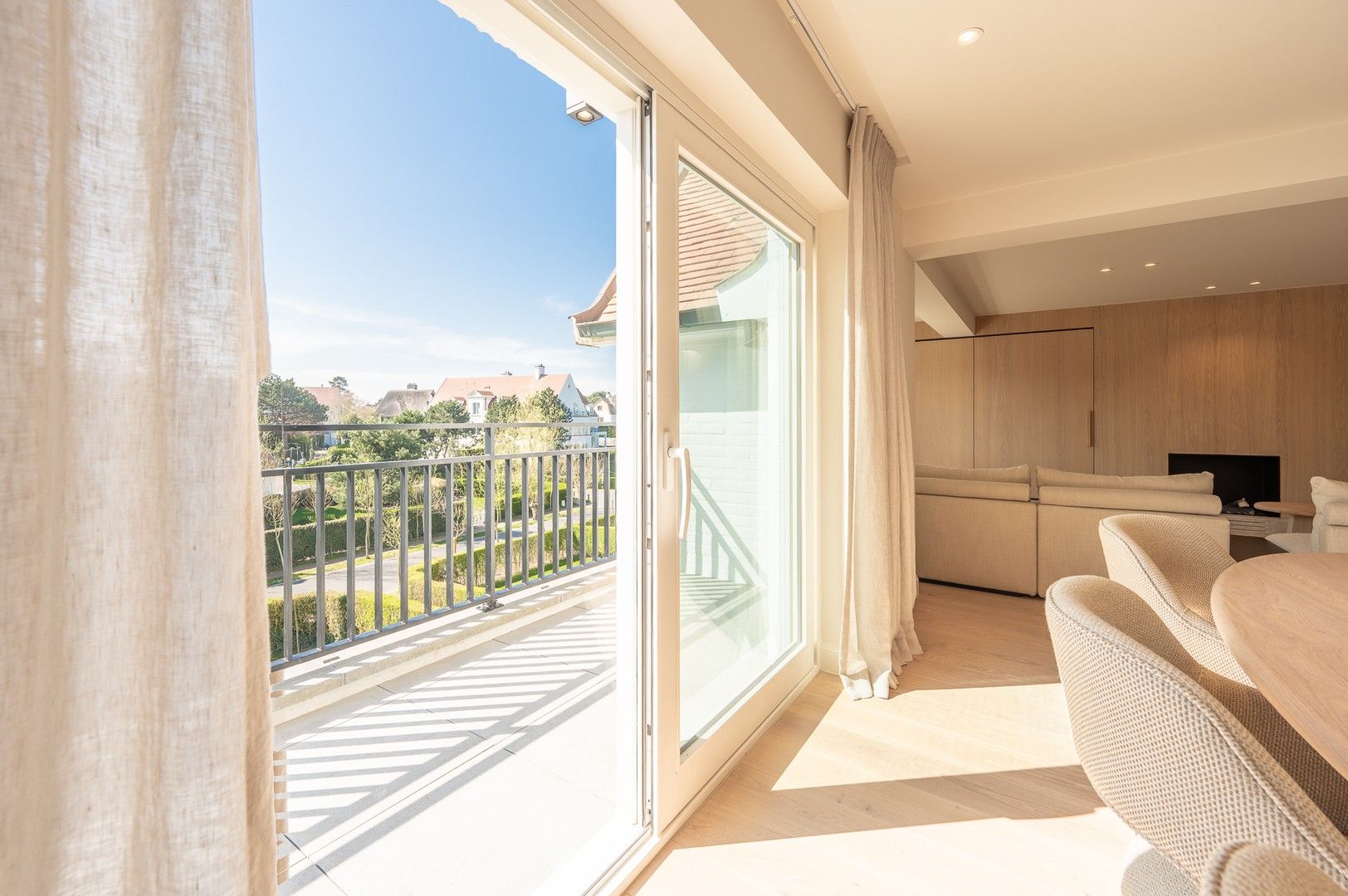 Subliem gerenoveerd hoekappartement met een schitterend zicht op de villa's van het Zoute. foto 9