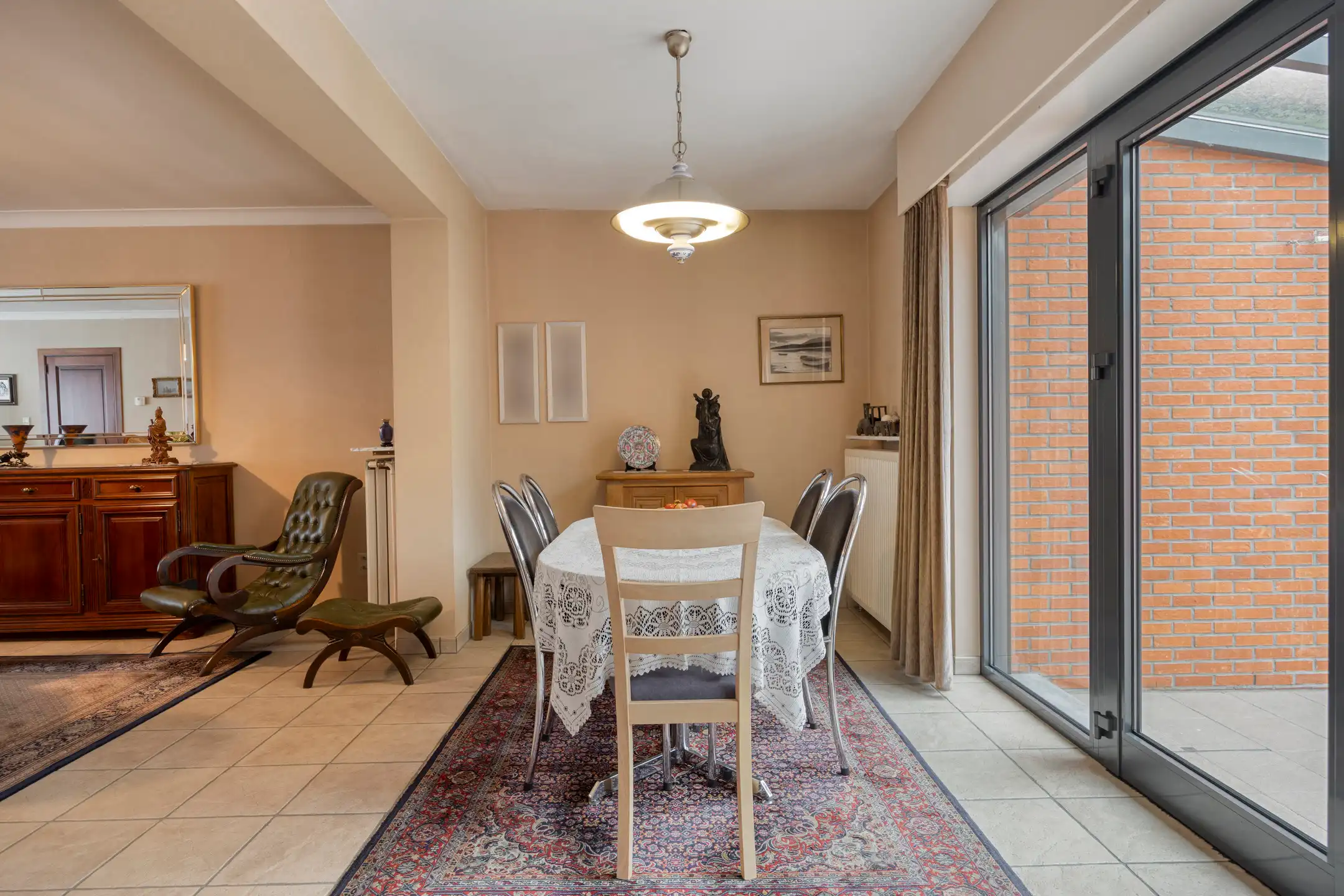 Gezellige gezinswoning met 3 kamers, tuin en dubbele garage foto 8