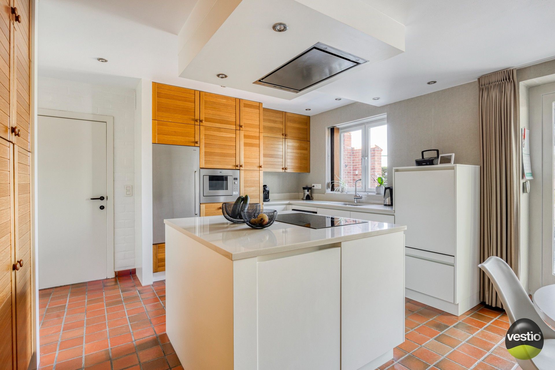 Unieke eigendom met woning, 3 appartementen, weilanden en schuren foto 8