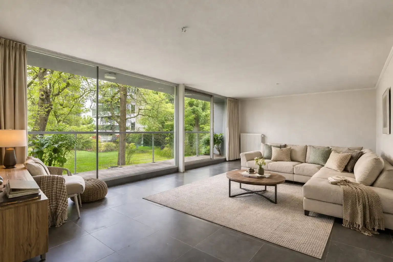 Prachtig 3-slaapkamer appartement en autostaanplaats in rustige en groene omgeving foto 2
