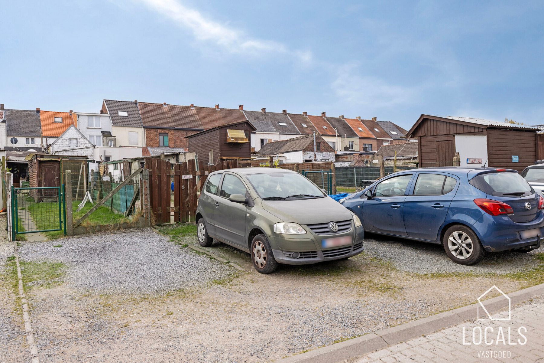 Instapklare gezinswoning met stadstuin en parkeerplaats foto 2