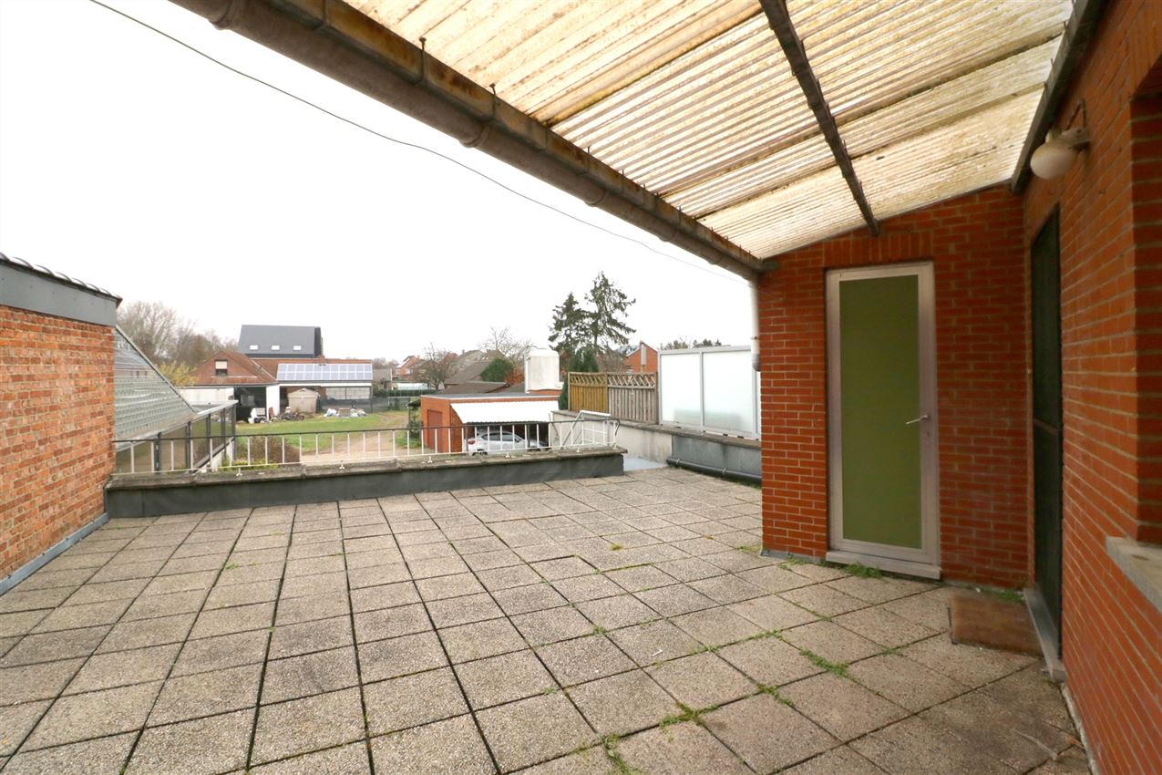 Centraal gelegen duplex appartement met 3 slpk., ruim terras en parking foto 17