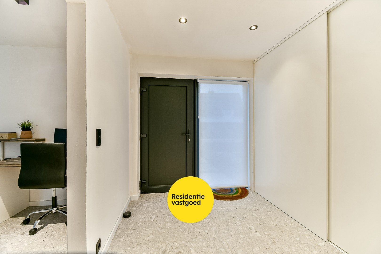 Volledig gerenoveerde halfopen woonst foto 21