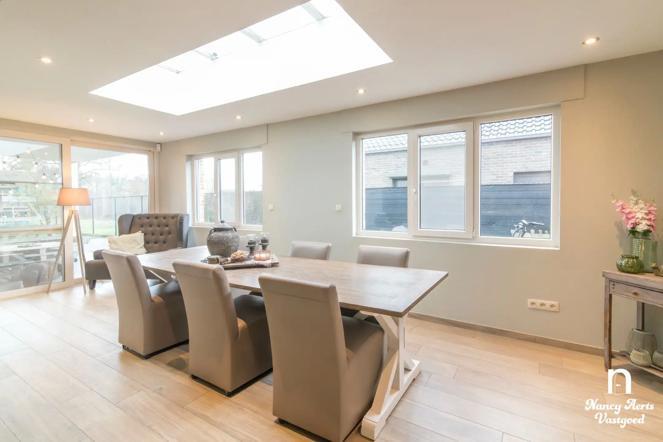 Lichtrijke gezinswoning met open zicht in Stal-Koersel foto 8