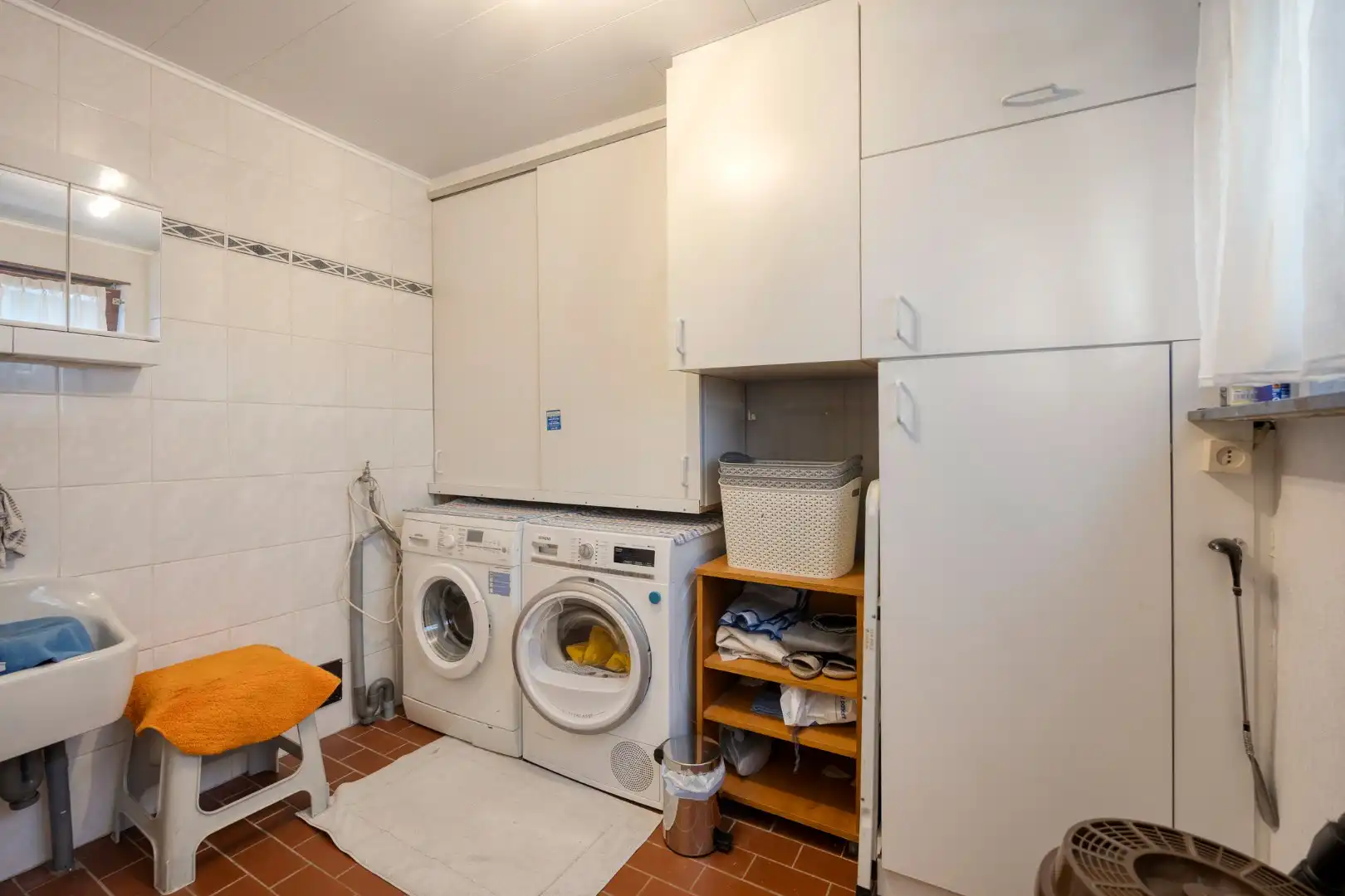 Ruim ingedeelde woning met o.a. 4 slpks op een rustig gelegen perceel van 1.069 m². foto 21