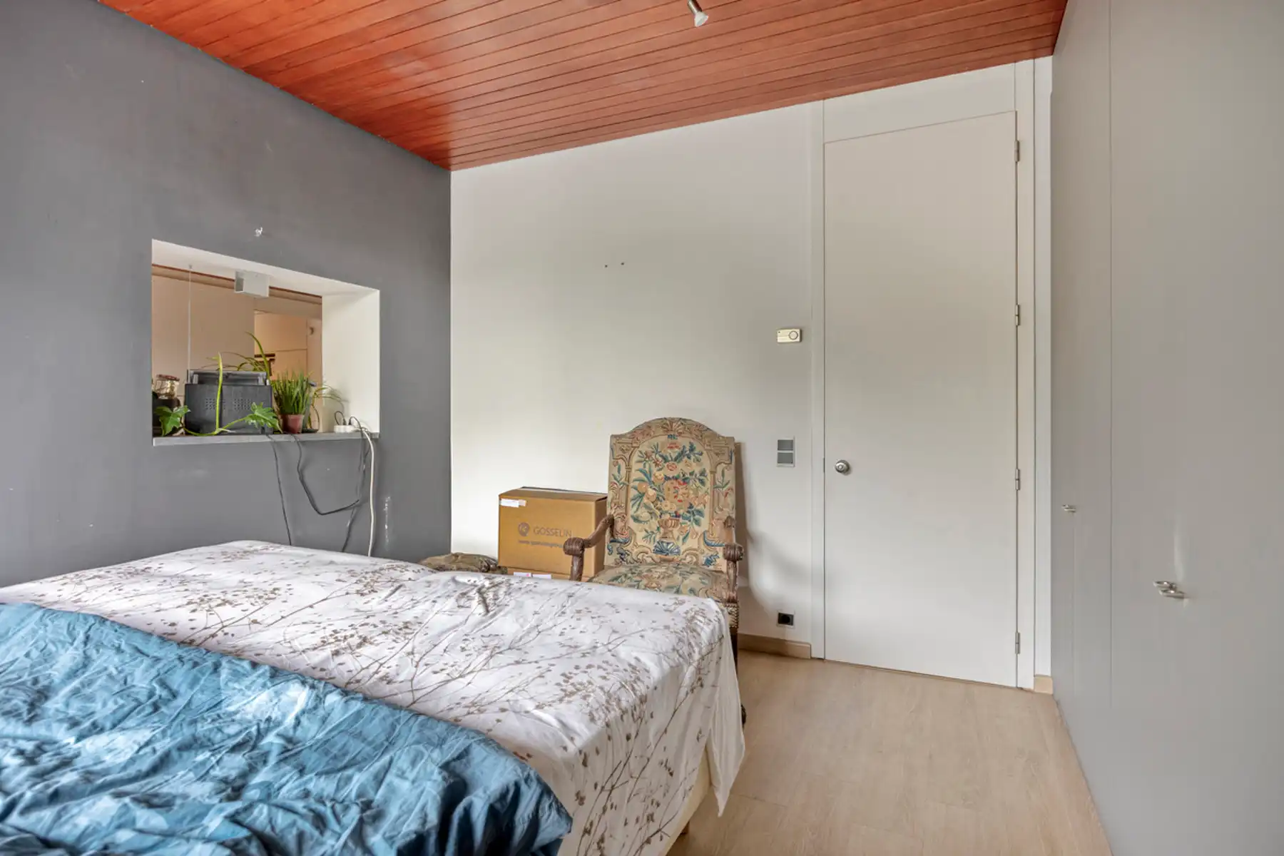 4-slaapkamer en 2-badkamer appartement (150 m²) in Berchem. foto 16