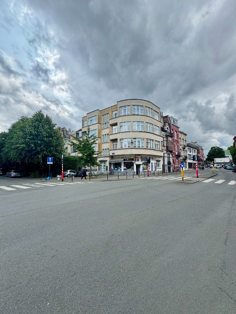 Licht en ruim 2-slaapkamerappartement te koop in Laken foto 28