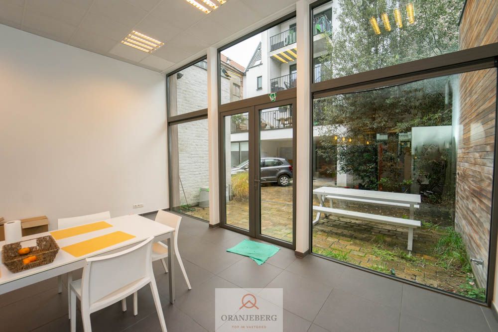 Handelspand 178 m²  te huur in Burgstraat foto 2