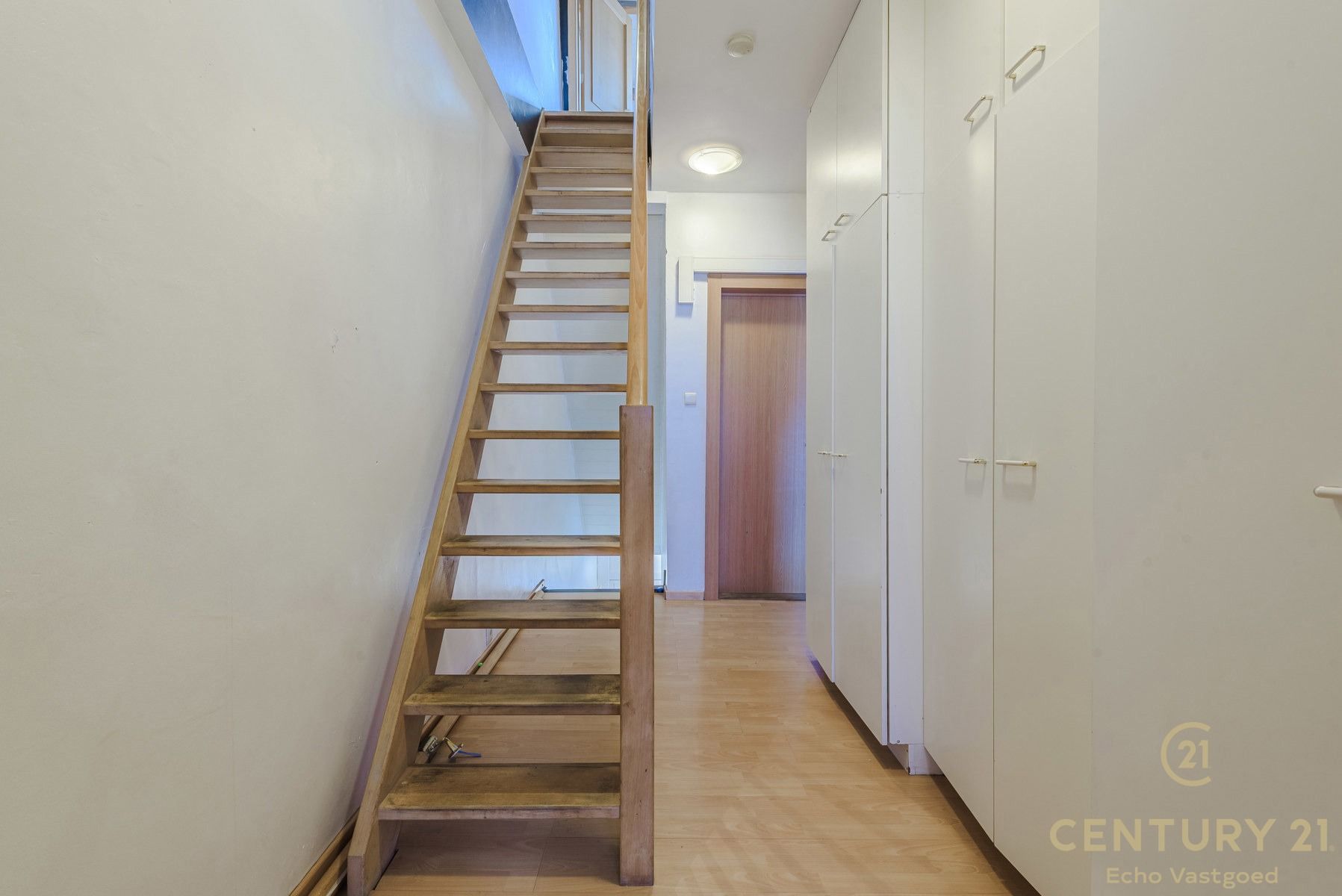 Ruime, gerenoveerde woning met 4 slpk en stadstuin foto 12