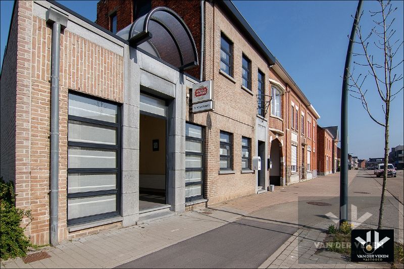 OPBRENGSTEIGENDOM OP INTERESSANTE ZICHTLOCATIE foto 3