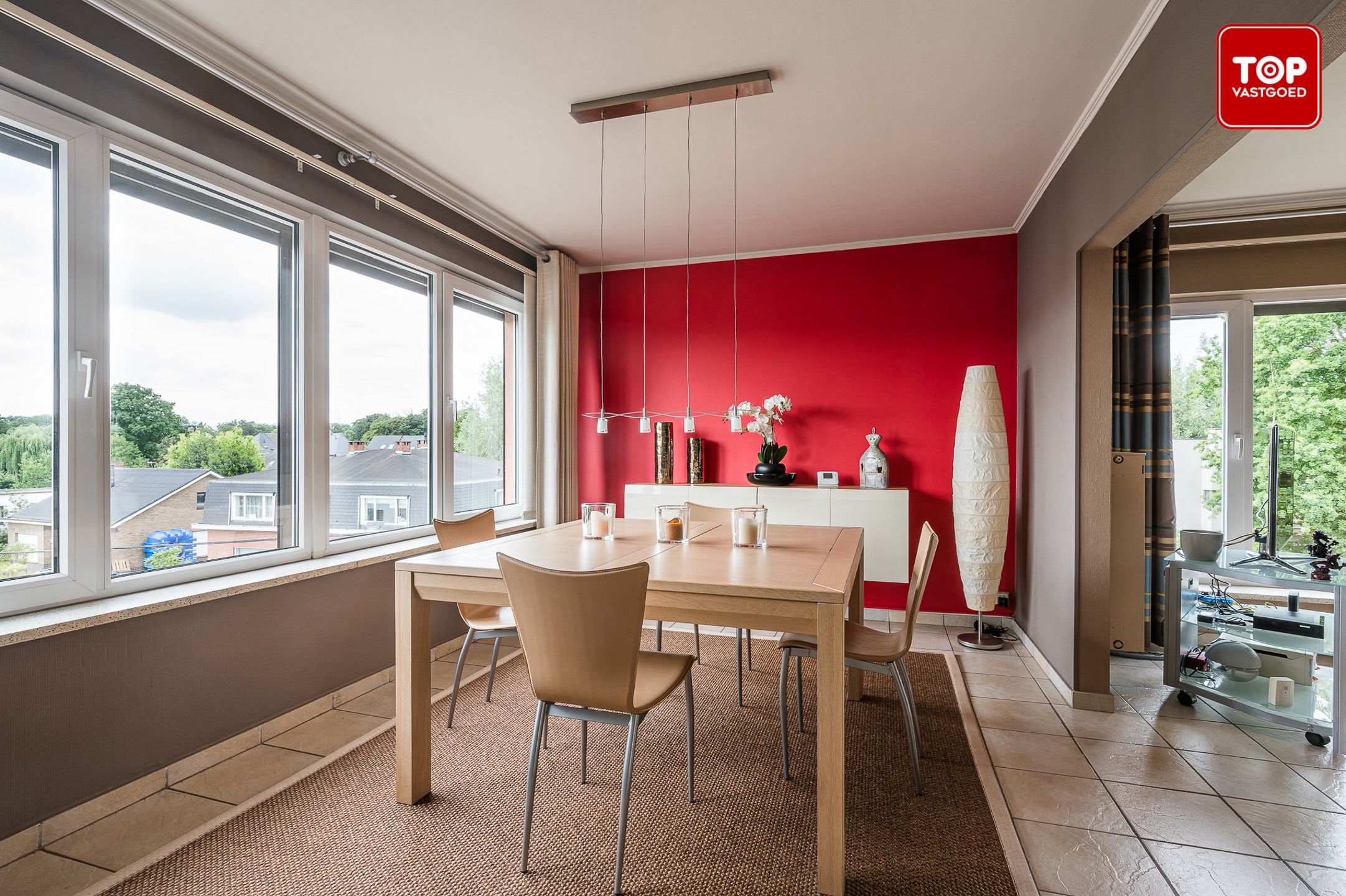 Instapklaar 2-slaapkamer appartement met garage en terras.  foto 7