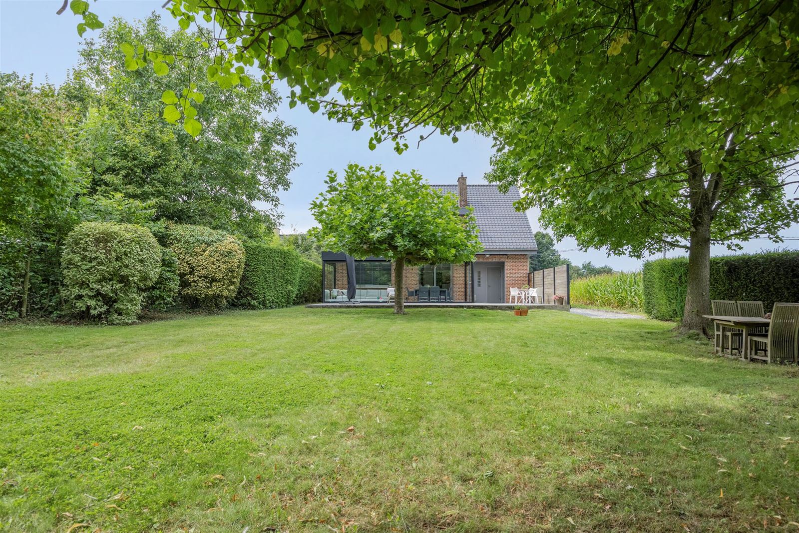 Gerenoveerde villa te koop met 4 slaapkamers foto 25