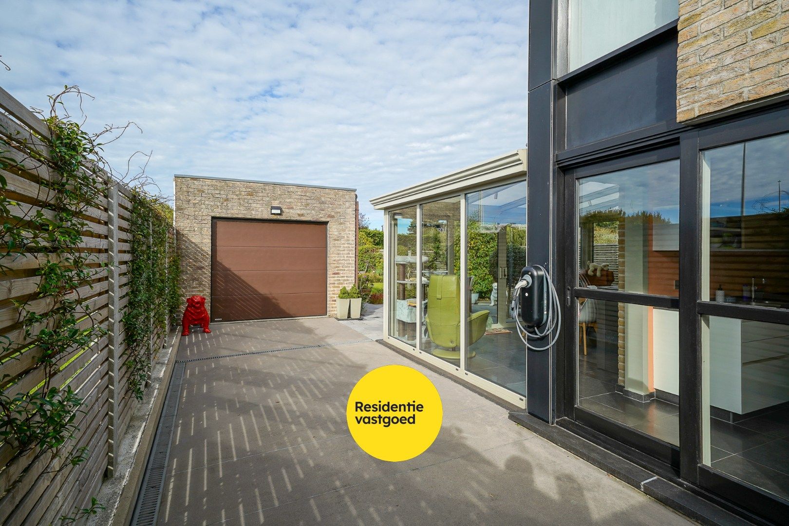 Instapklare halfopen woning met zonnige tuin, aparte garage en tuinhuis foto 28