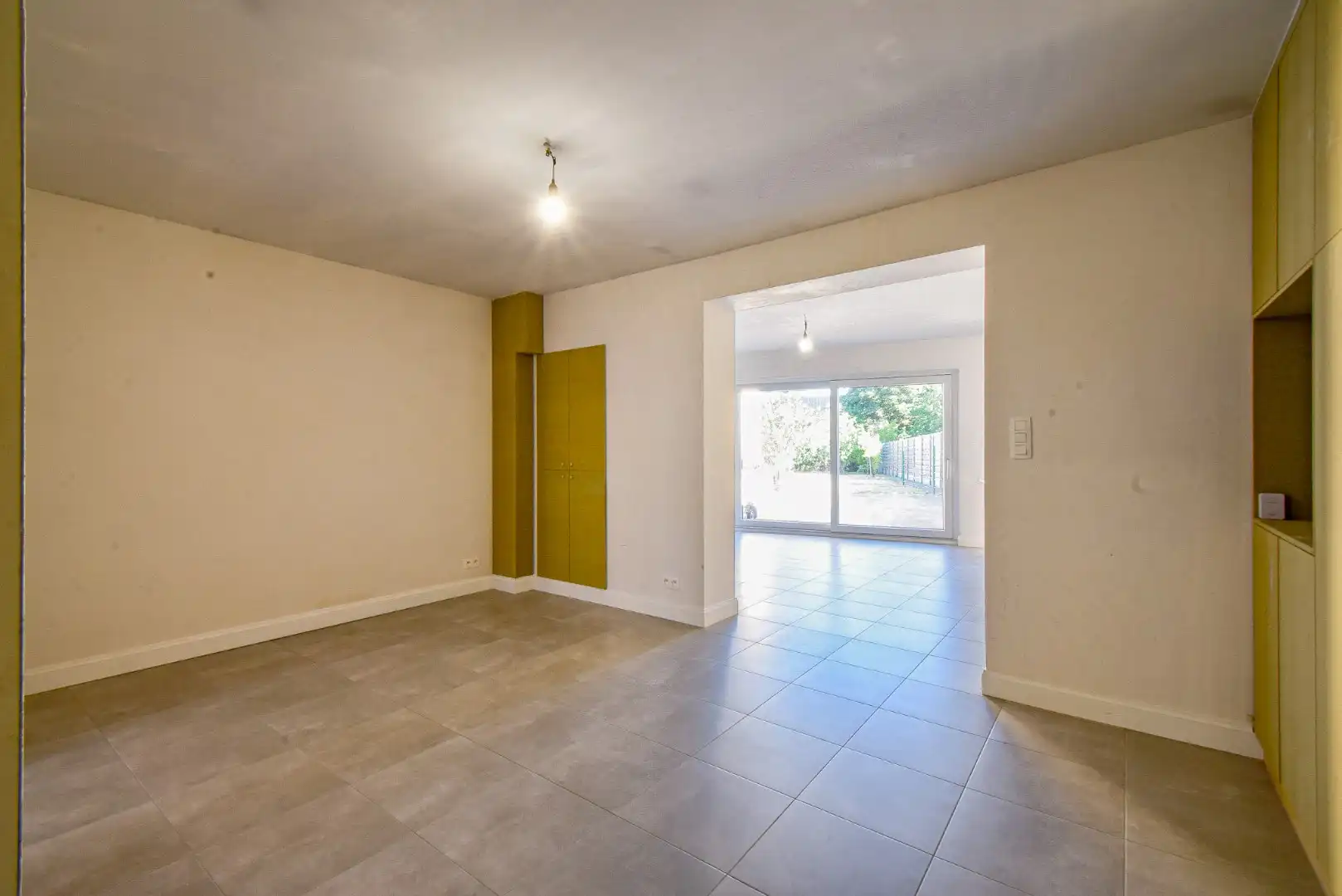 Instapklare gerenoveerde rijwoning in het centrum van Gistel foto 22