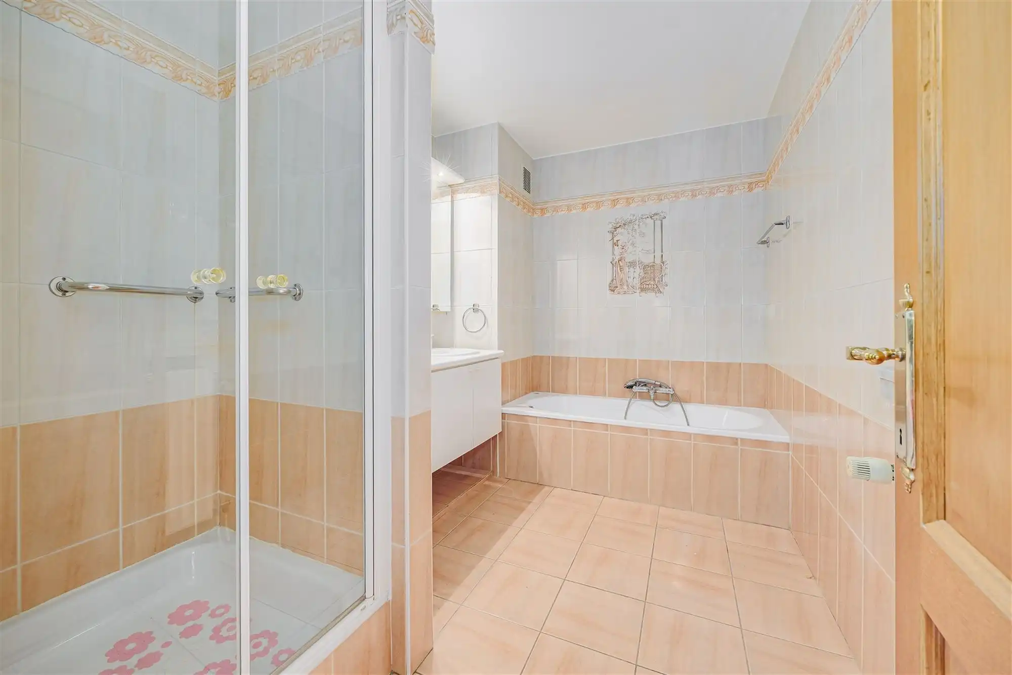 Ruim 2 slpk appartement, terras en P te Hoboken foto 12